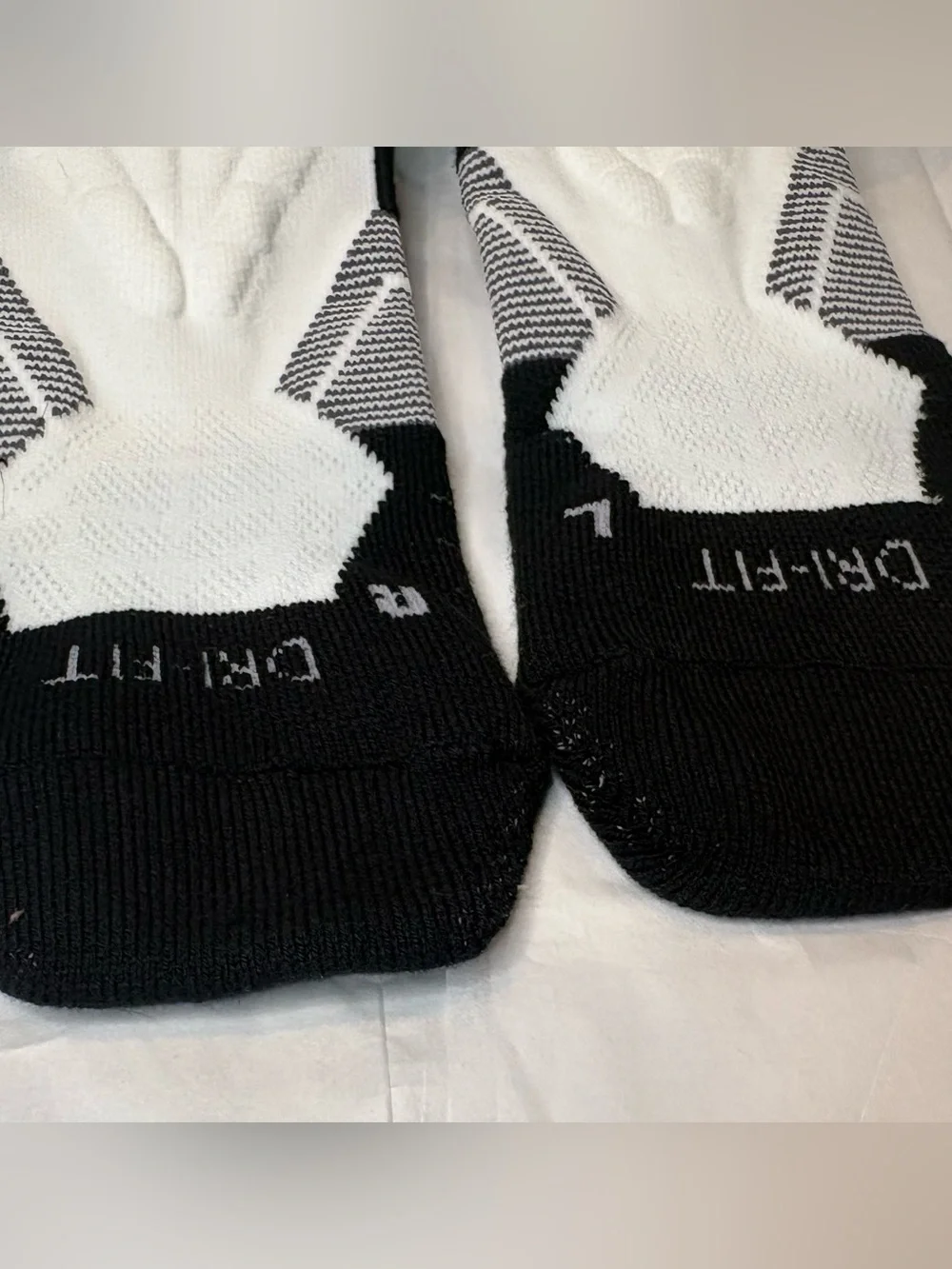 Nike Elite Vapor Dri-FIT Knee High Athletic Socks XL White/Black Colorblock